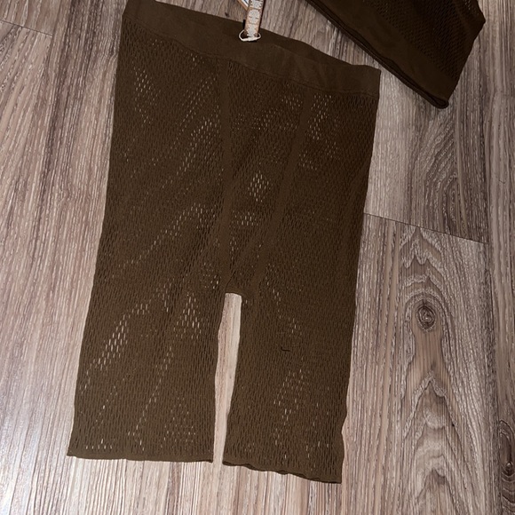 🌷skims 2 piece set army warp knit bra and shorts - Picture 5 of 7